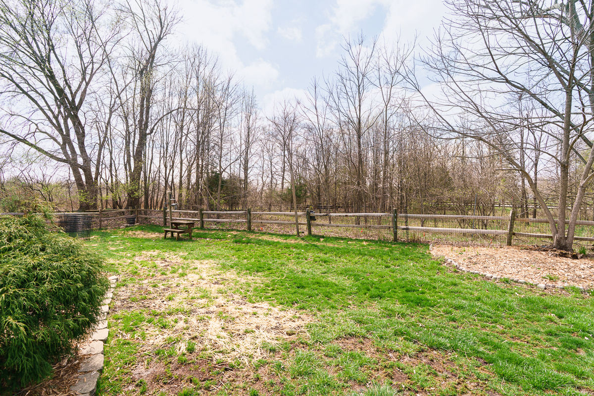 5392 Country Meadow Ct-15