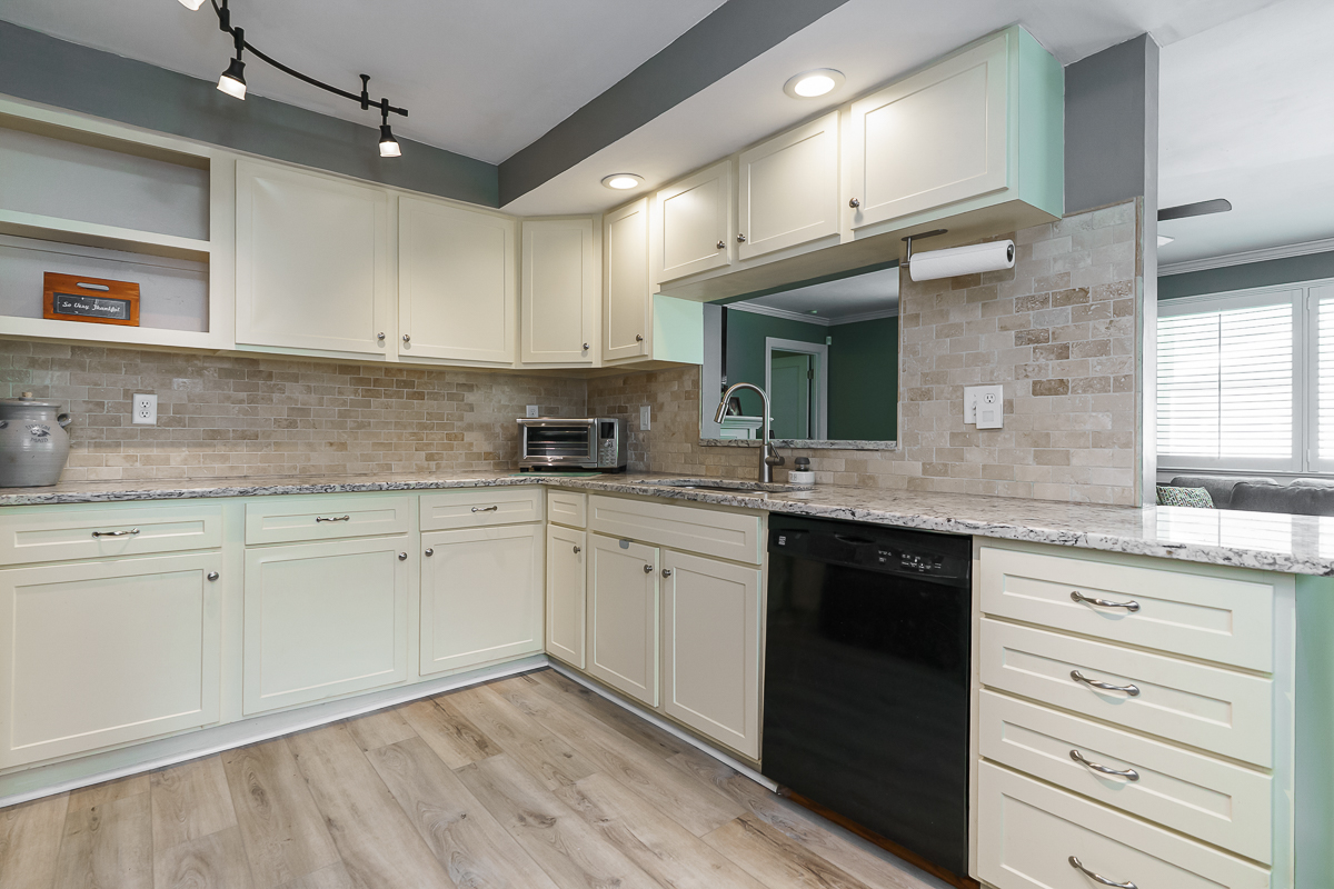 543 Blenheim Rd-24