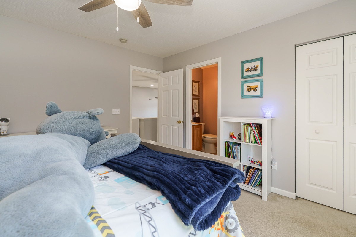 543 Corbel Dr-33
