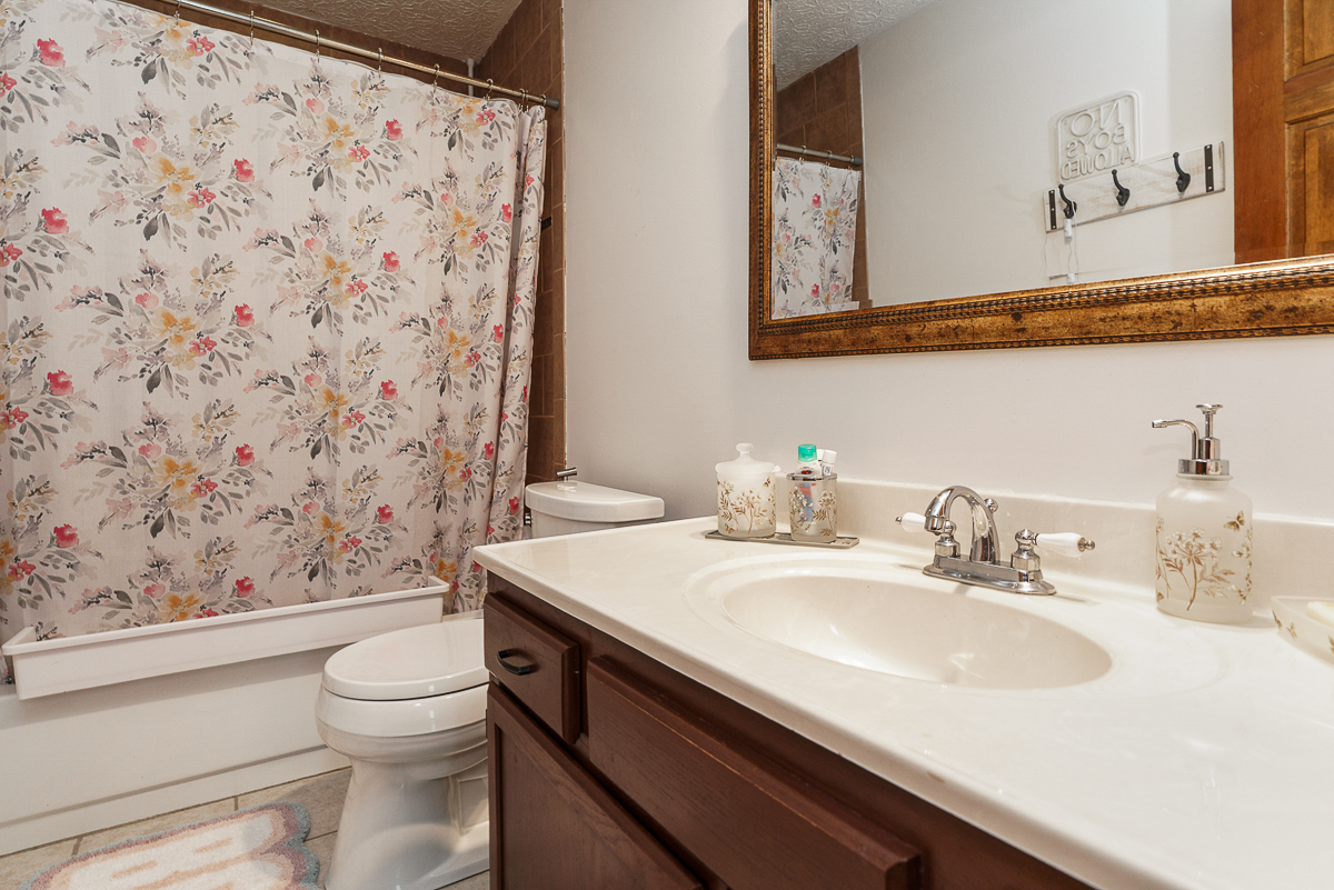 543 Whitson Dr-31