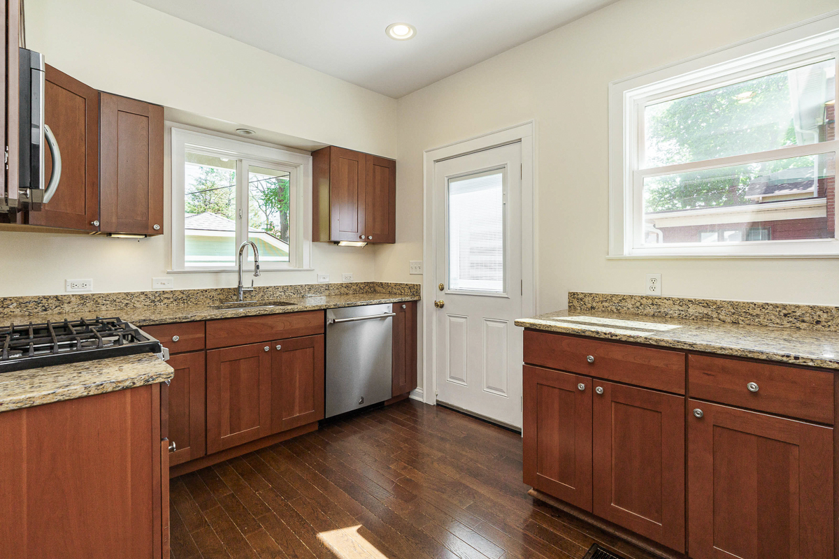 54 Webster Park Ave-20