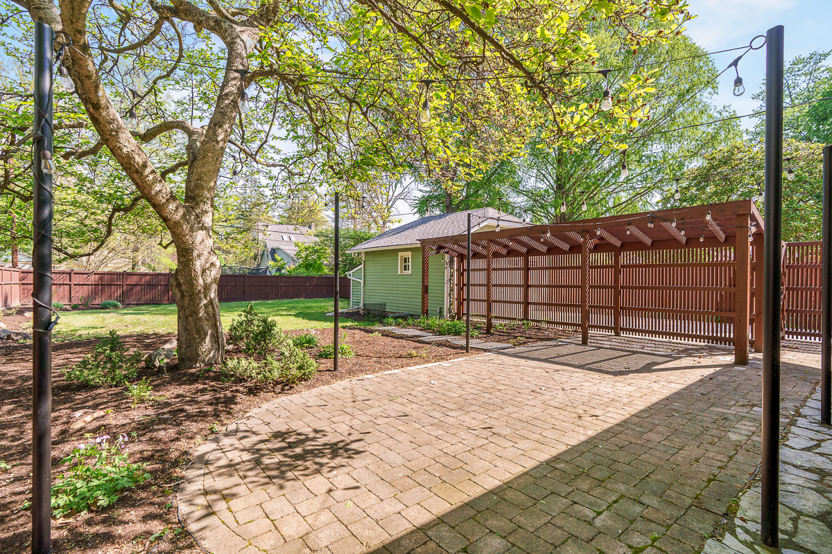 54 Webster Park Ave-7