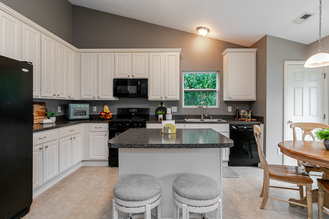 6036 Carlatun Street-15