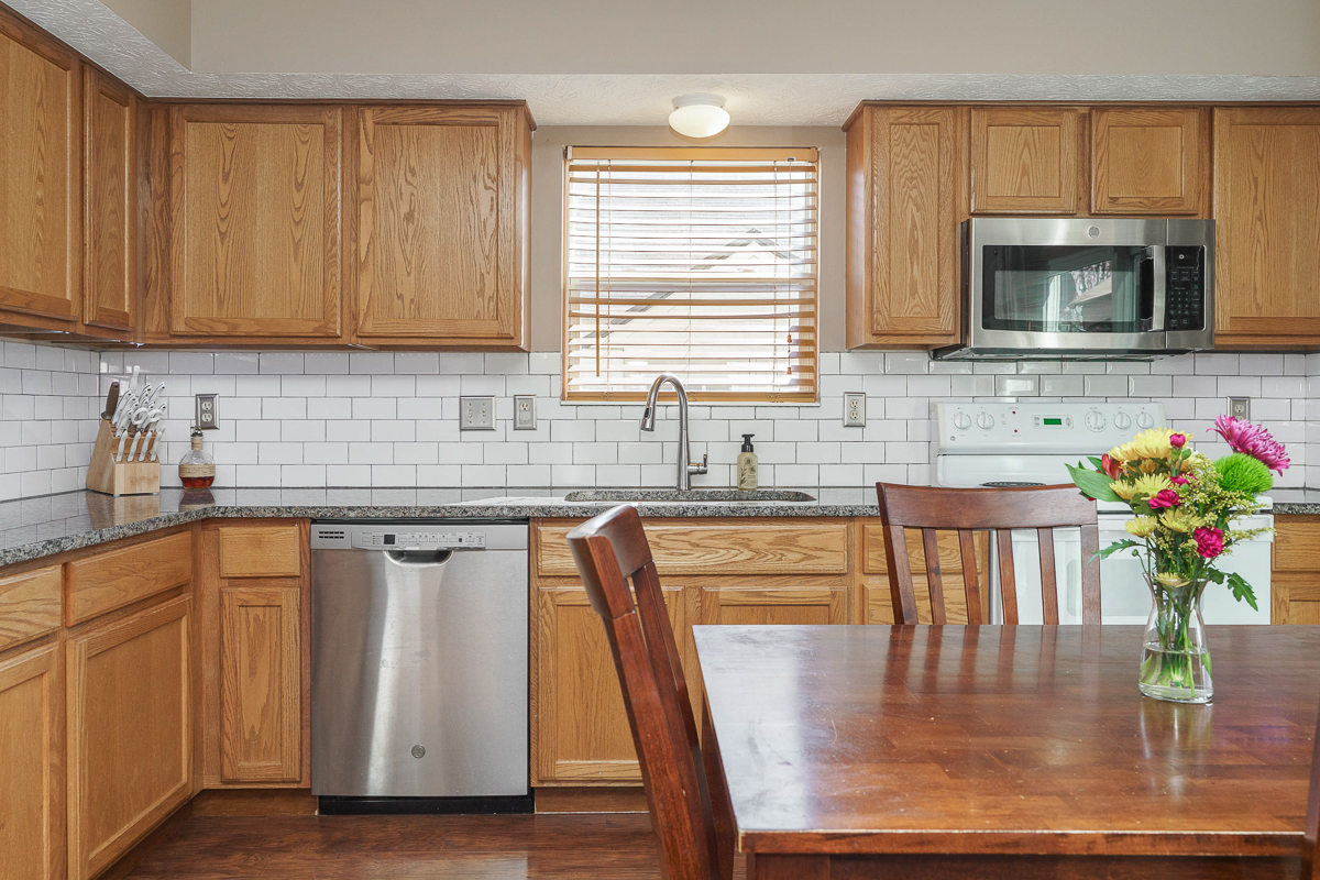 6043 Chidley St-18