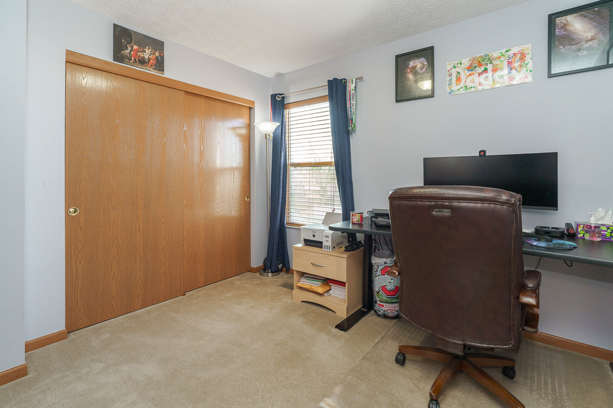 6043 Chidley St-26