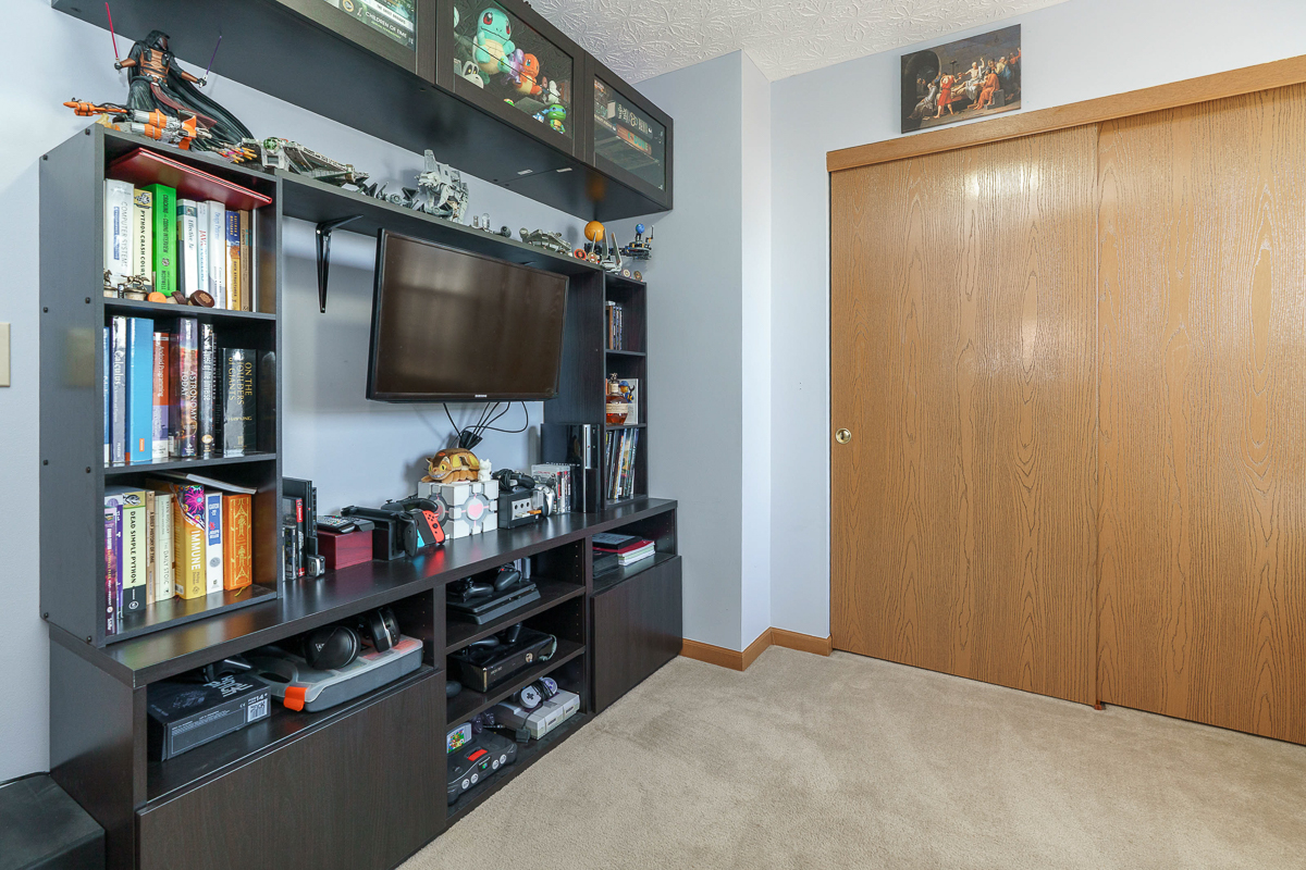 6043 Chidley St-27
