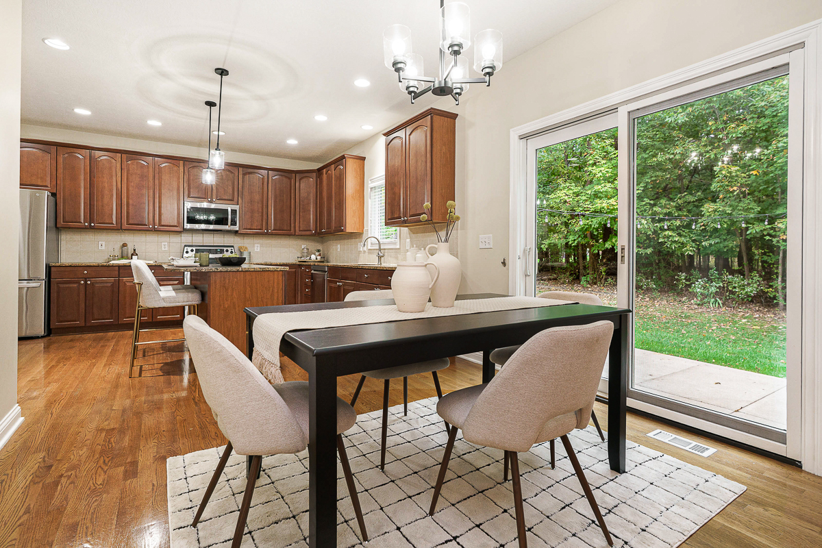 6061 Highland Hills Dr-29