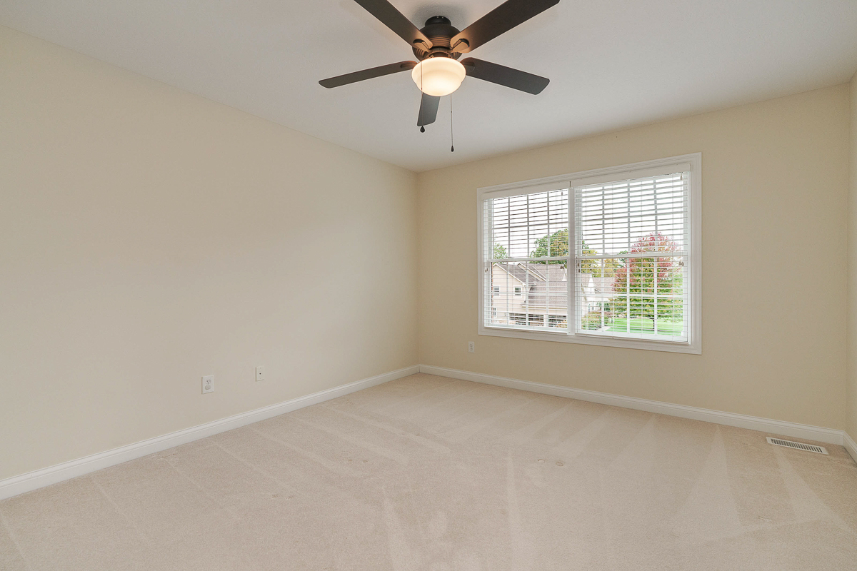 6061 Highland Hills Dr-44