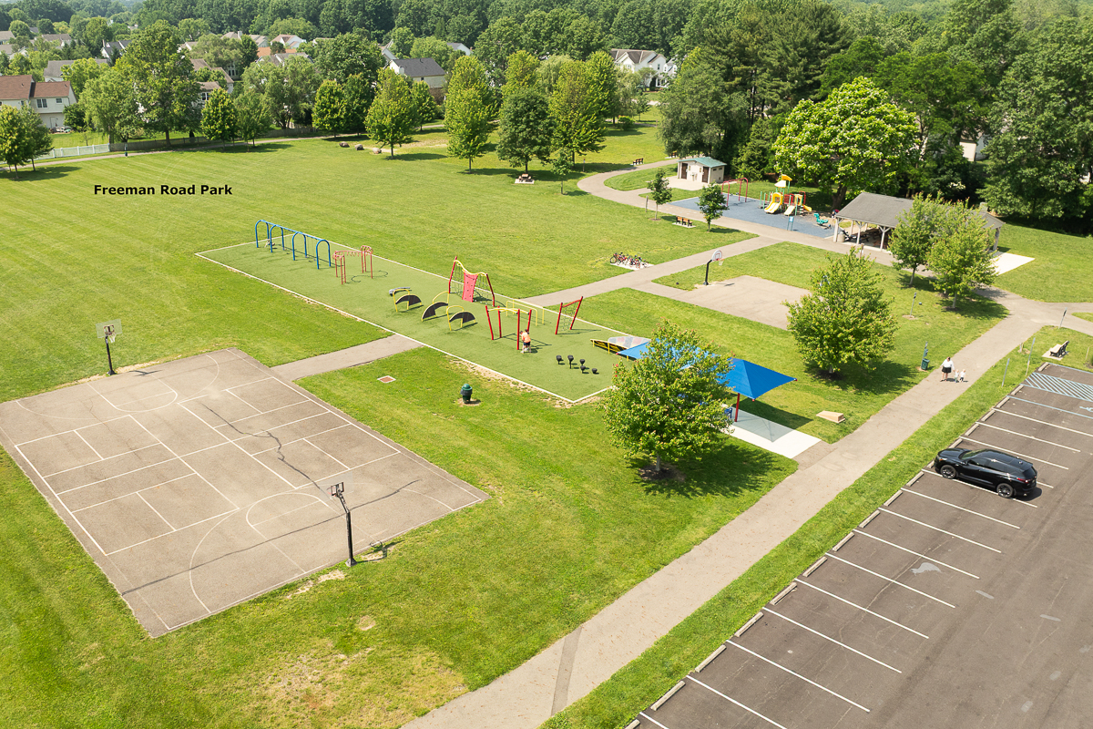 6061 Highland Hills Dr-54