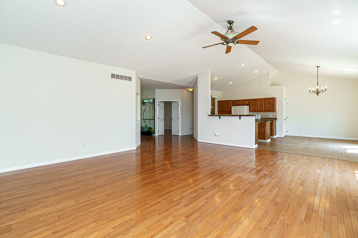 6177 Woodsview Way-27