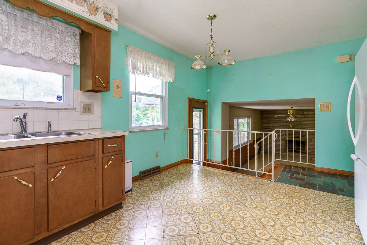 6297 Barberry Hollow-21