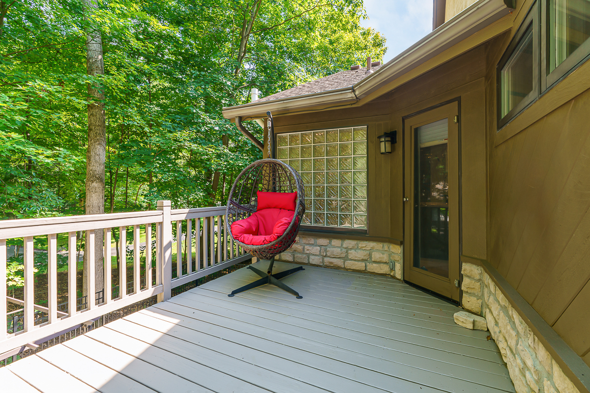 630 Woods Hollow Ln-26