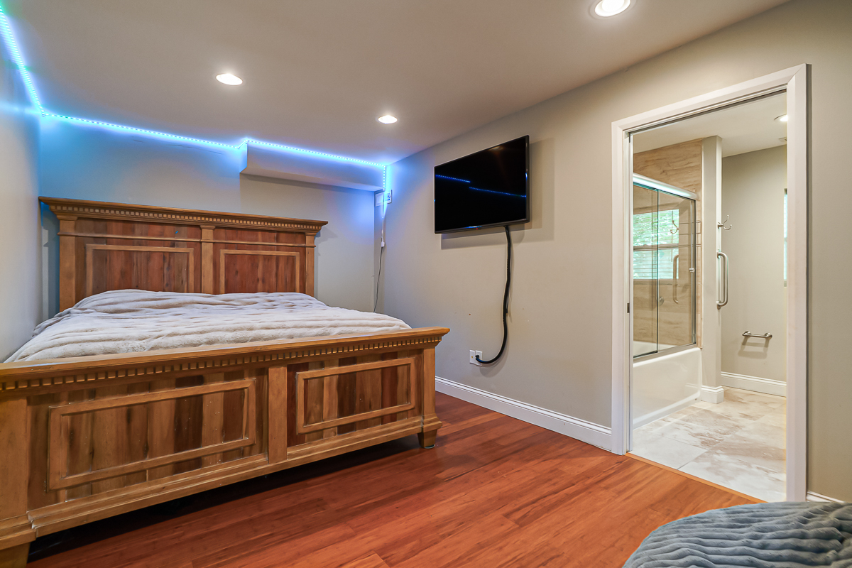 630 Woods Hollow Ln-40