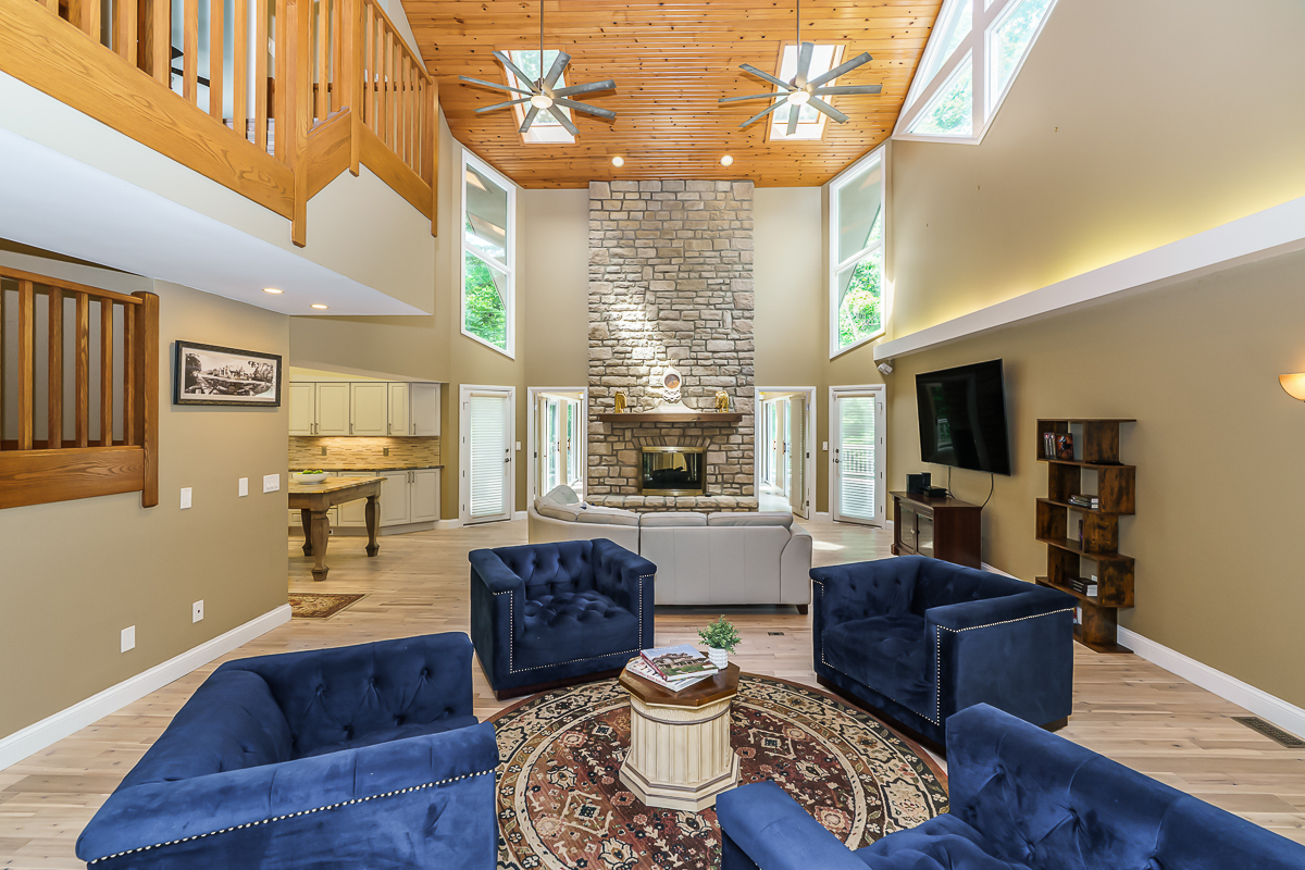 630 Woods Hollow Ln-44