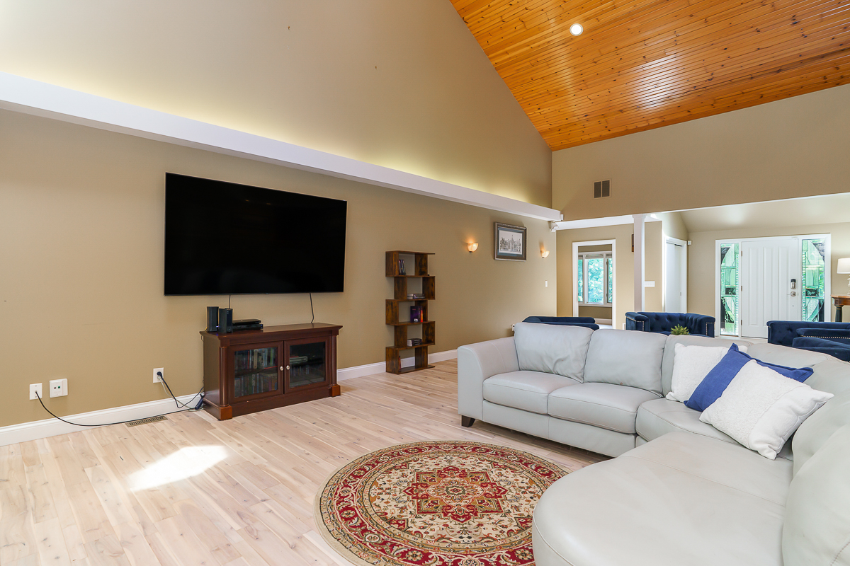 630 Woods Hollow Ln-52