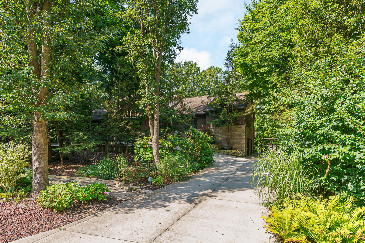 630 Woods Hollow Ln-7