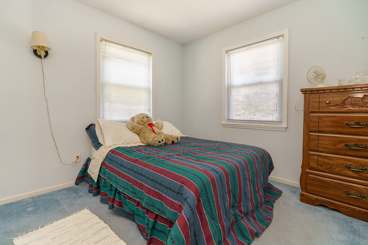 6357 New London Dr-27