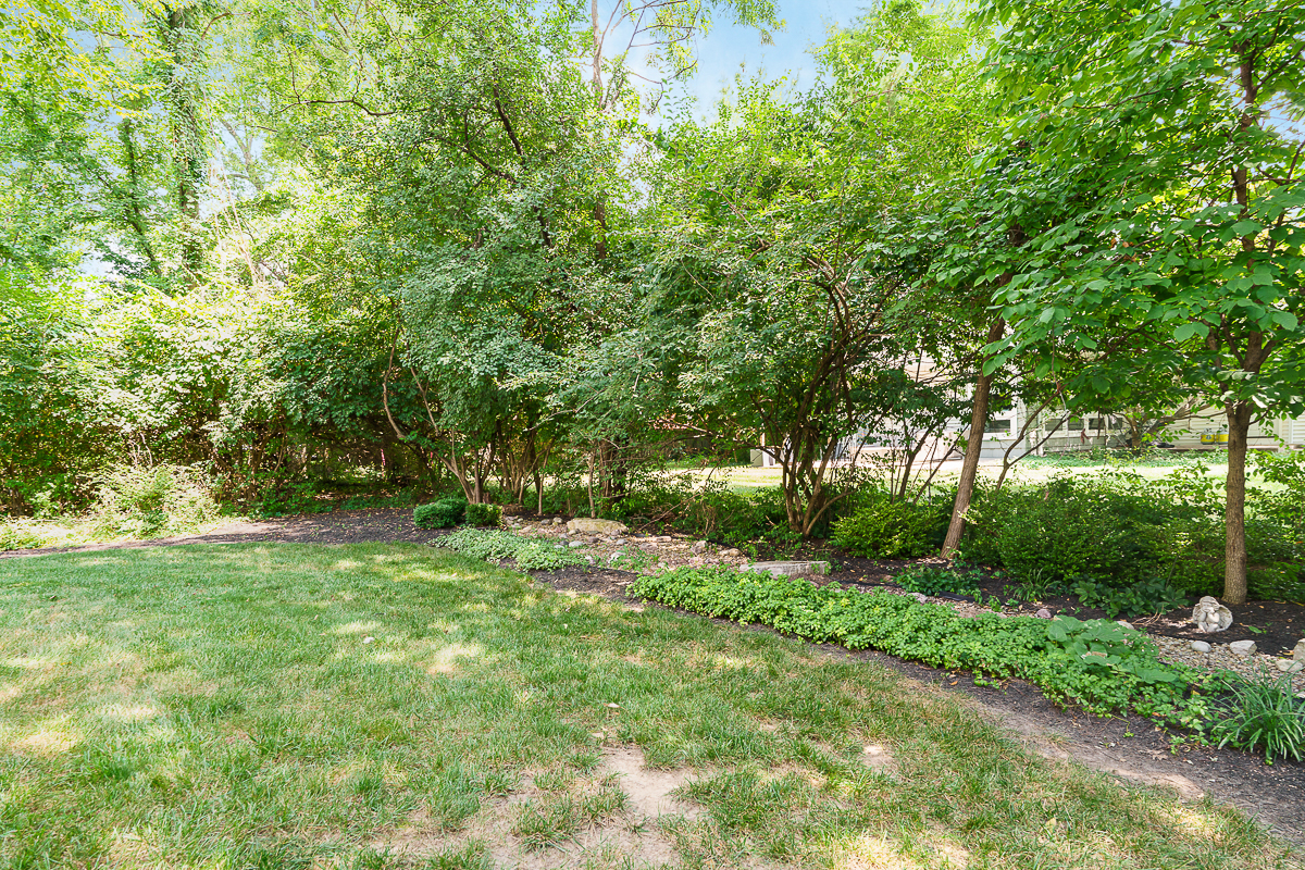 6730 Kensington Way-16