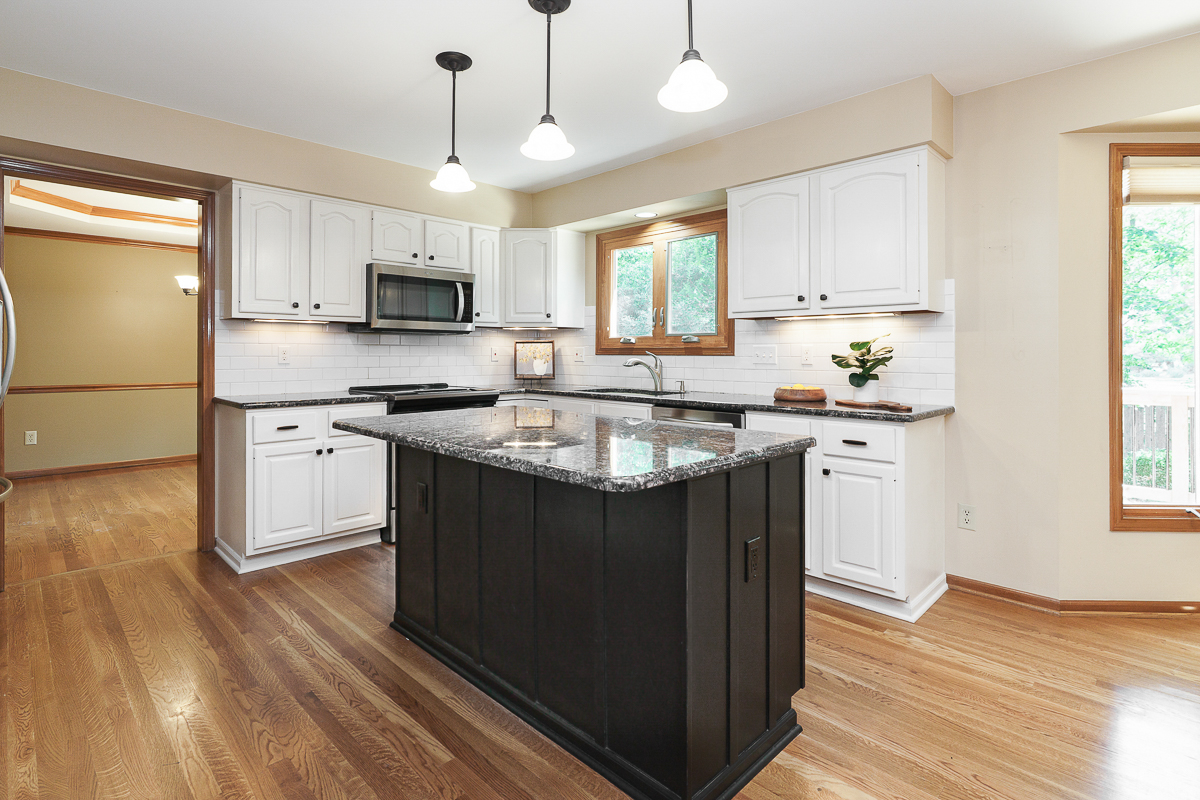 6730 Kensington Way-24