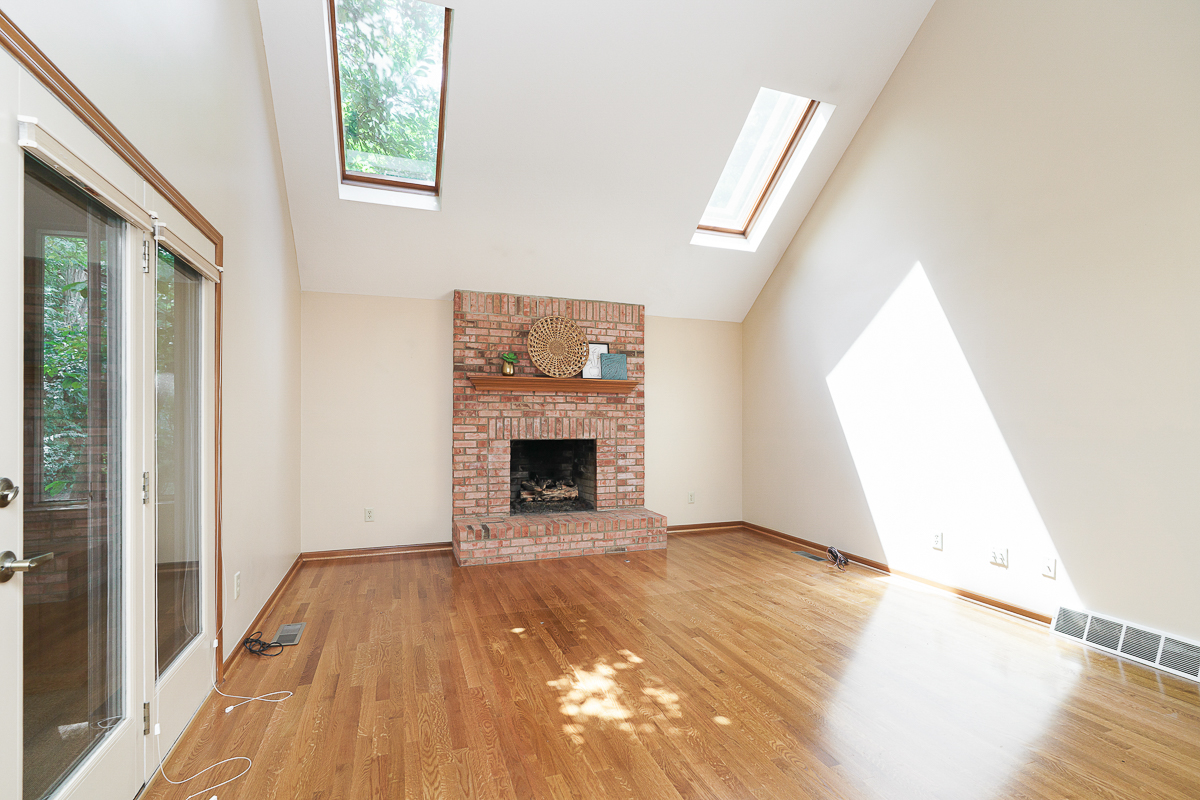 6730 Kensington Way-35