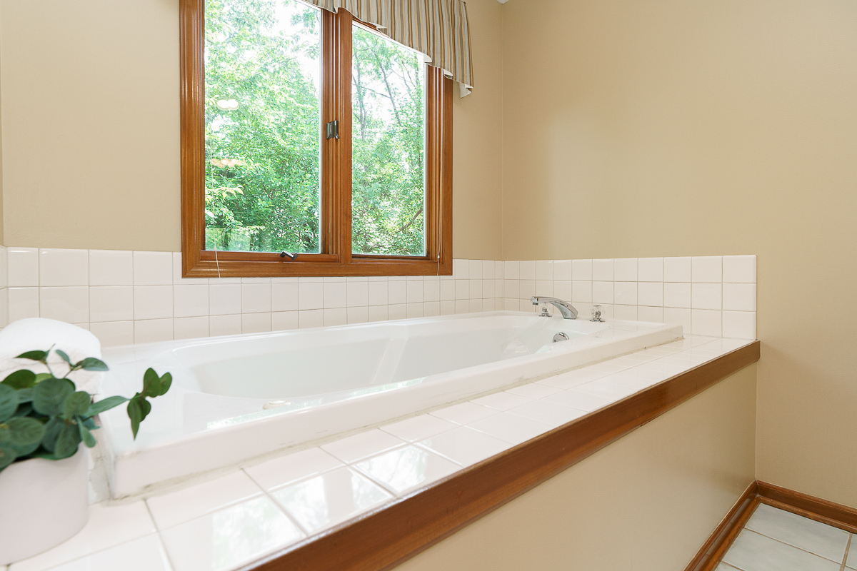 6730 Kensington Way-41