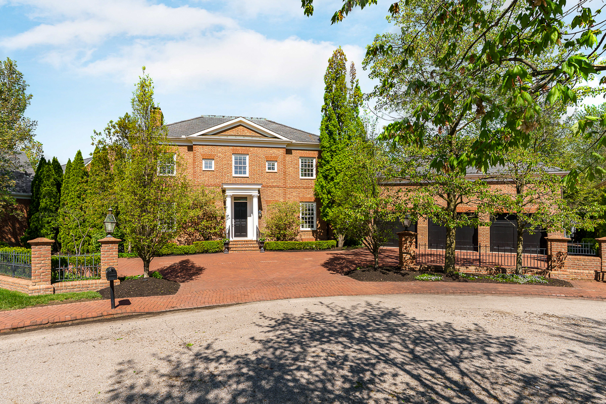 6940 Clivdon Mews-3