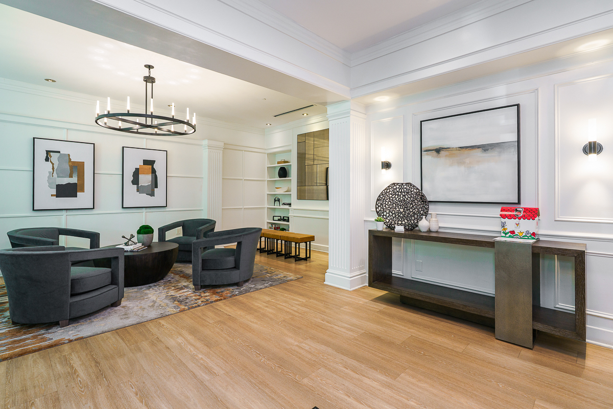 250 Daniel Burnham Sq #707-12