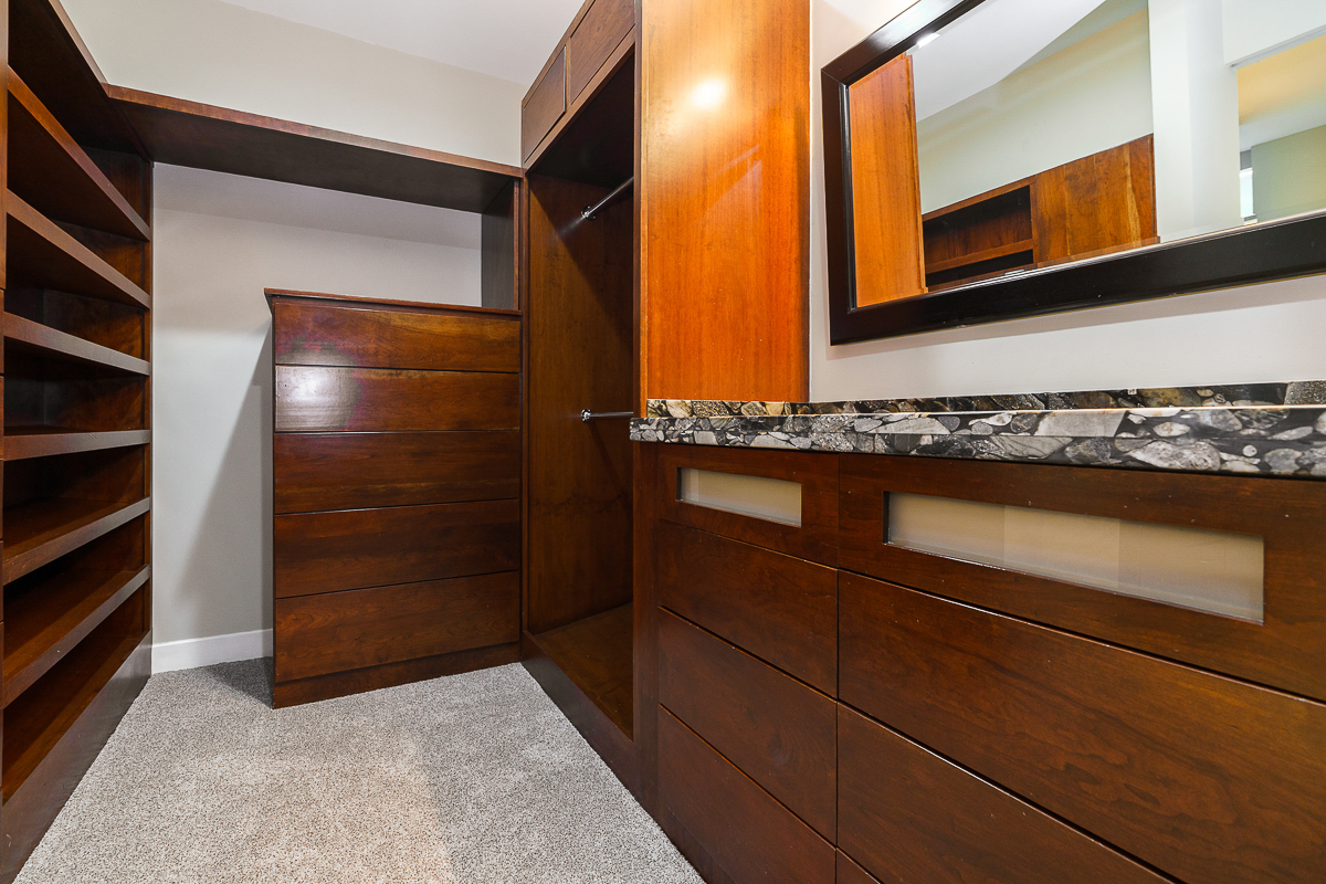 250 Daniel Burnham Sq #707-44