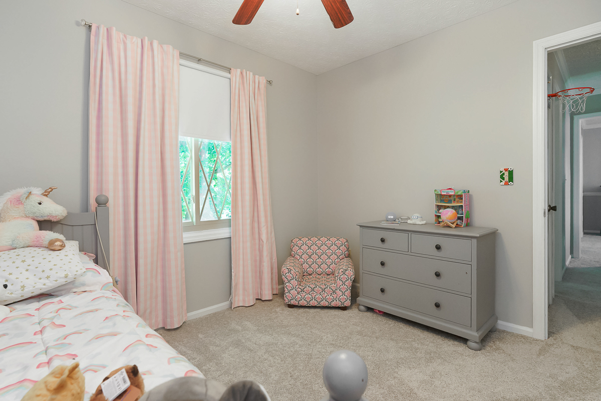 7439 Saunderlane Rd-42