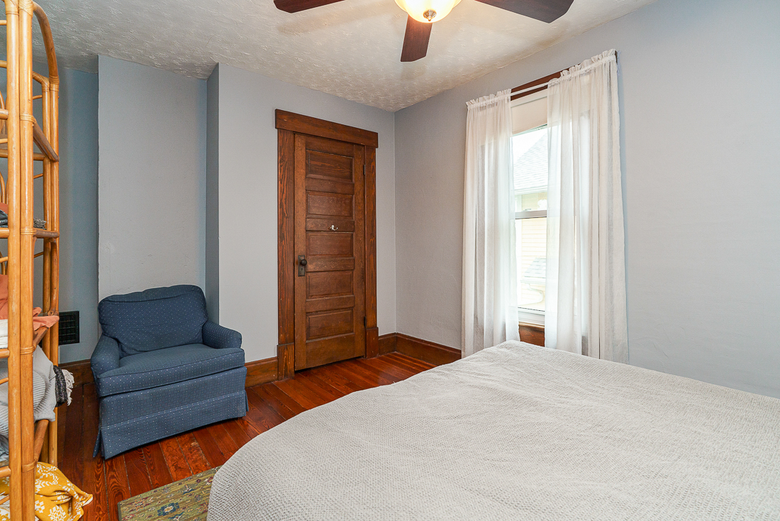 76 e Lakeview Ave-48