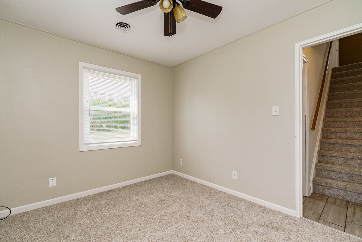 805 Exeter Rd-23
