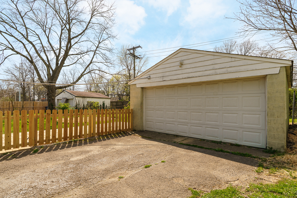 805 Exeter Rd-6