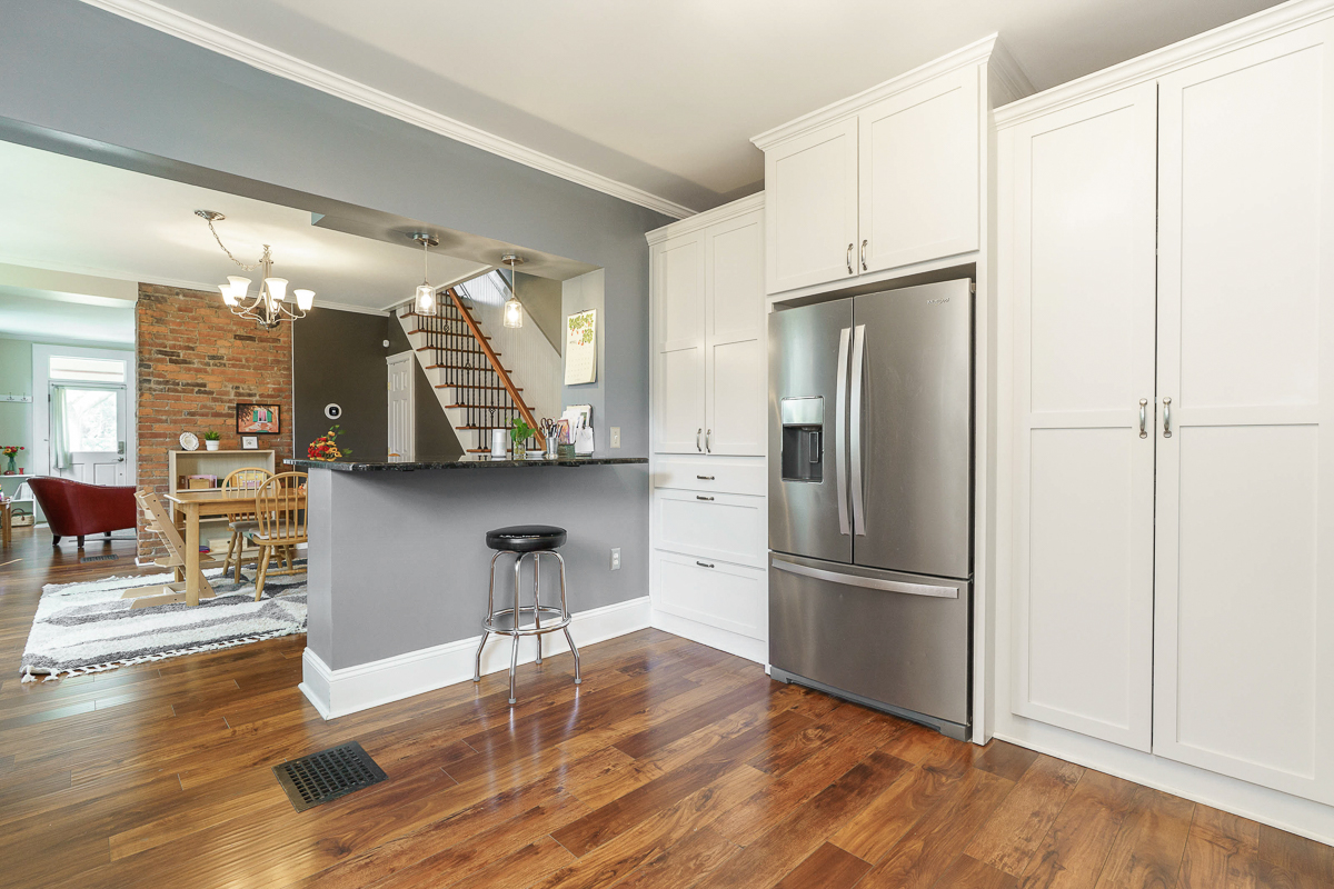 834 Hamlet St-30