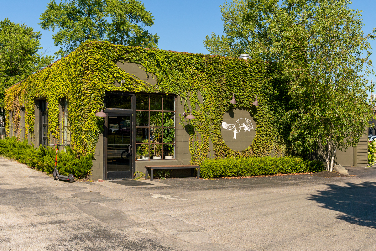 834 Hamlet St-55