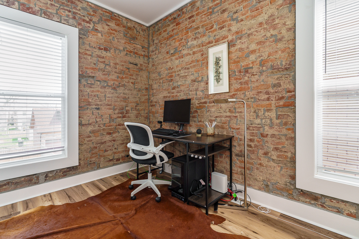 848 Champion Ave-40