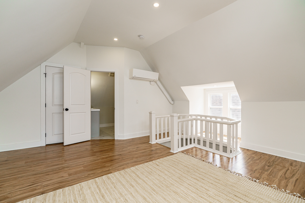 848 Champion Ave-47