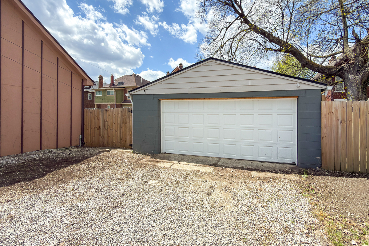 848 Champion Ave-8