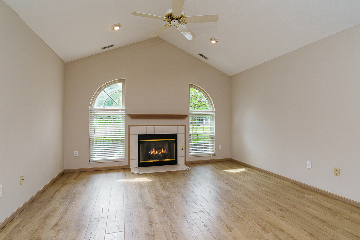 9427 Clermont Cir-29