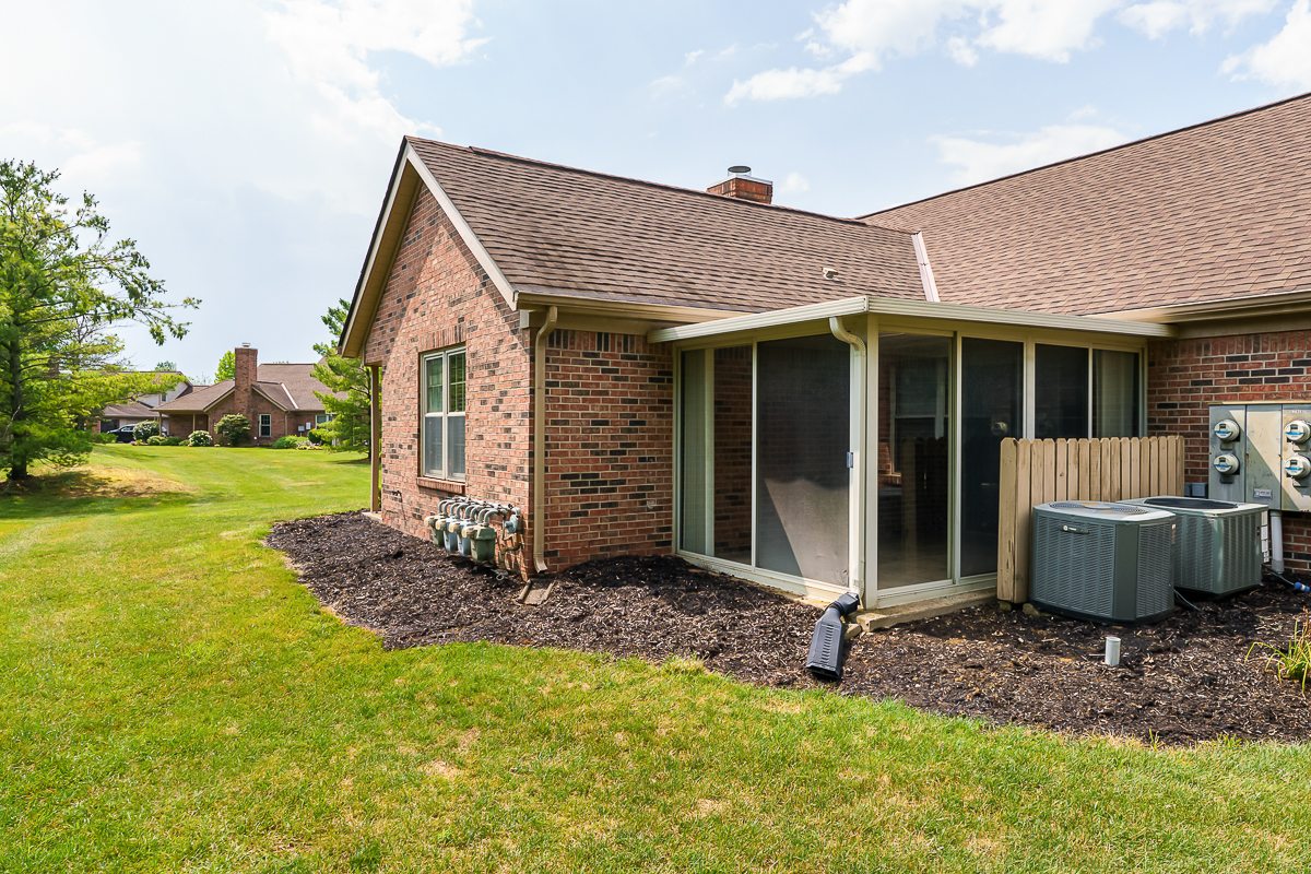 9427 Clermont Cir-7