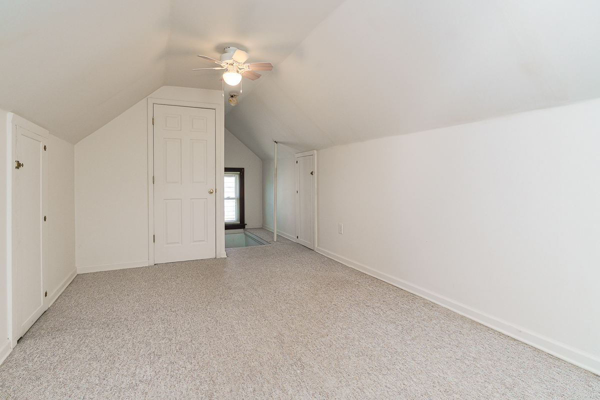 96 N Cassingham Rd-44