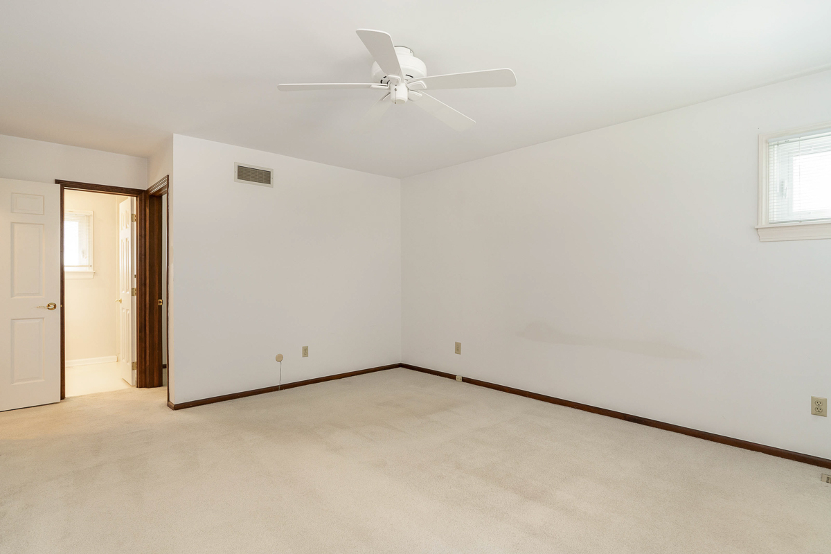 988 Danvers Ave-40