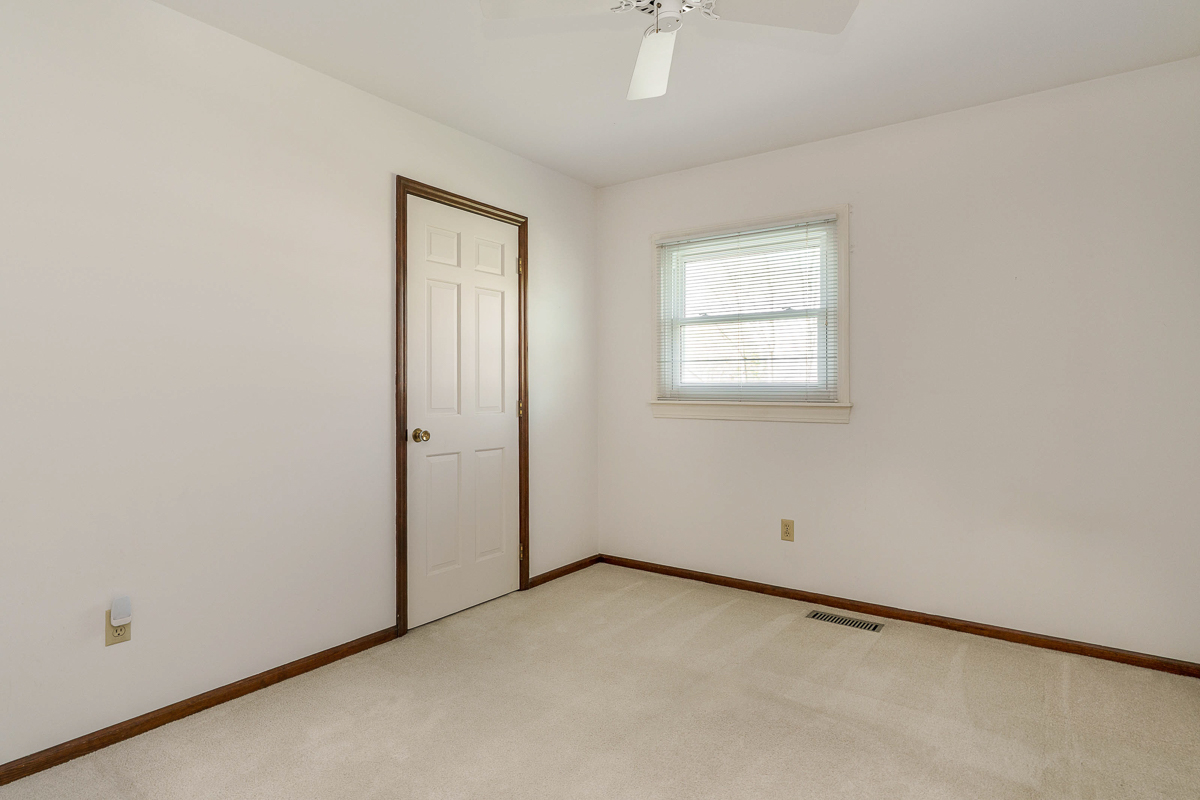 988 Danvers Ave-49