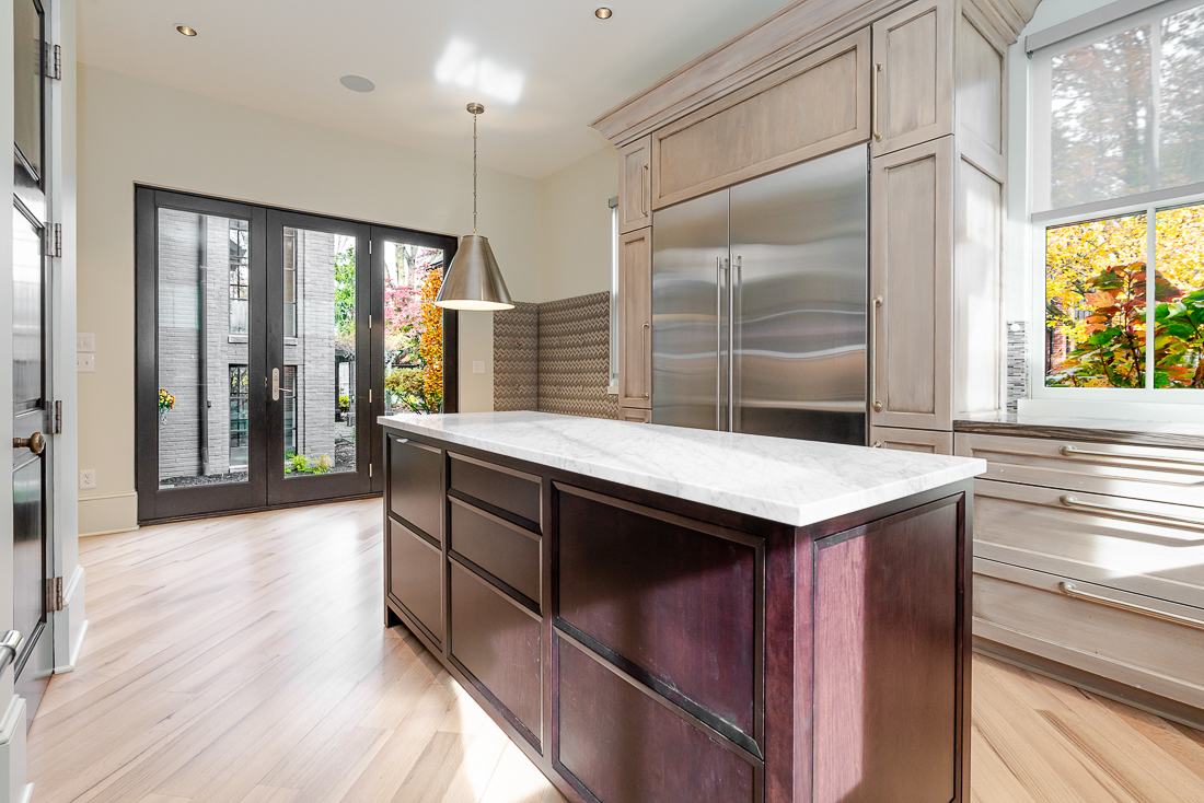 252 E Beck St Kitchen-5