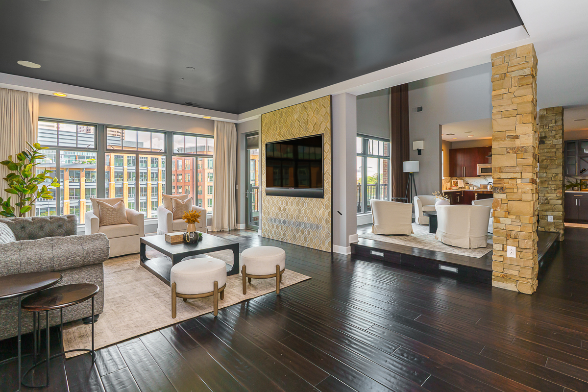 250 daniel burnham sq 707-----1