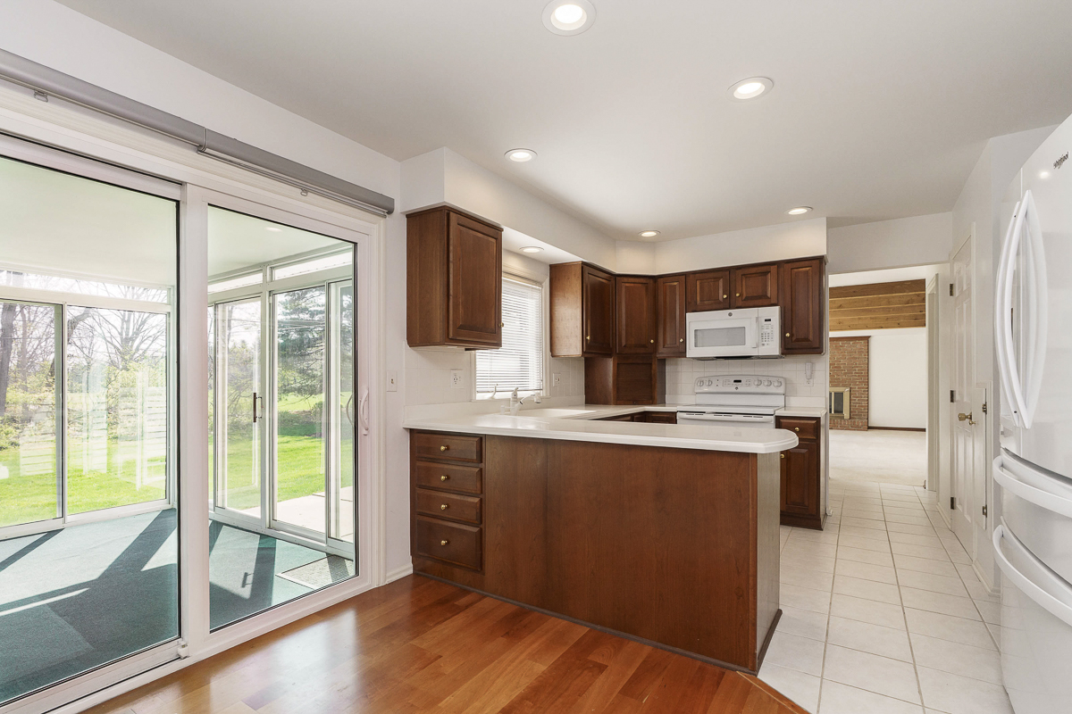 988 Danvers Ave-20