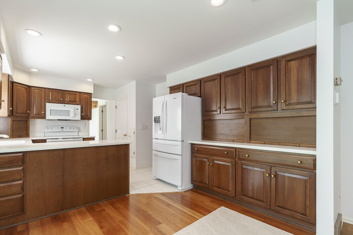 988 Danvers Ave-21