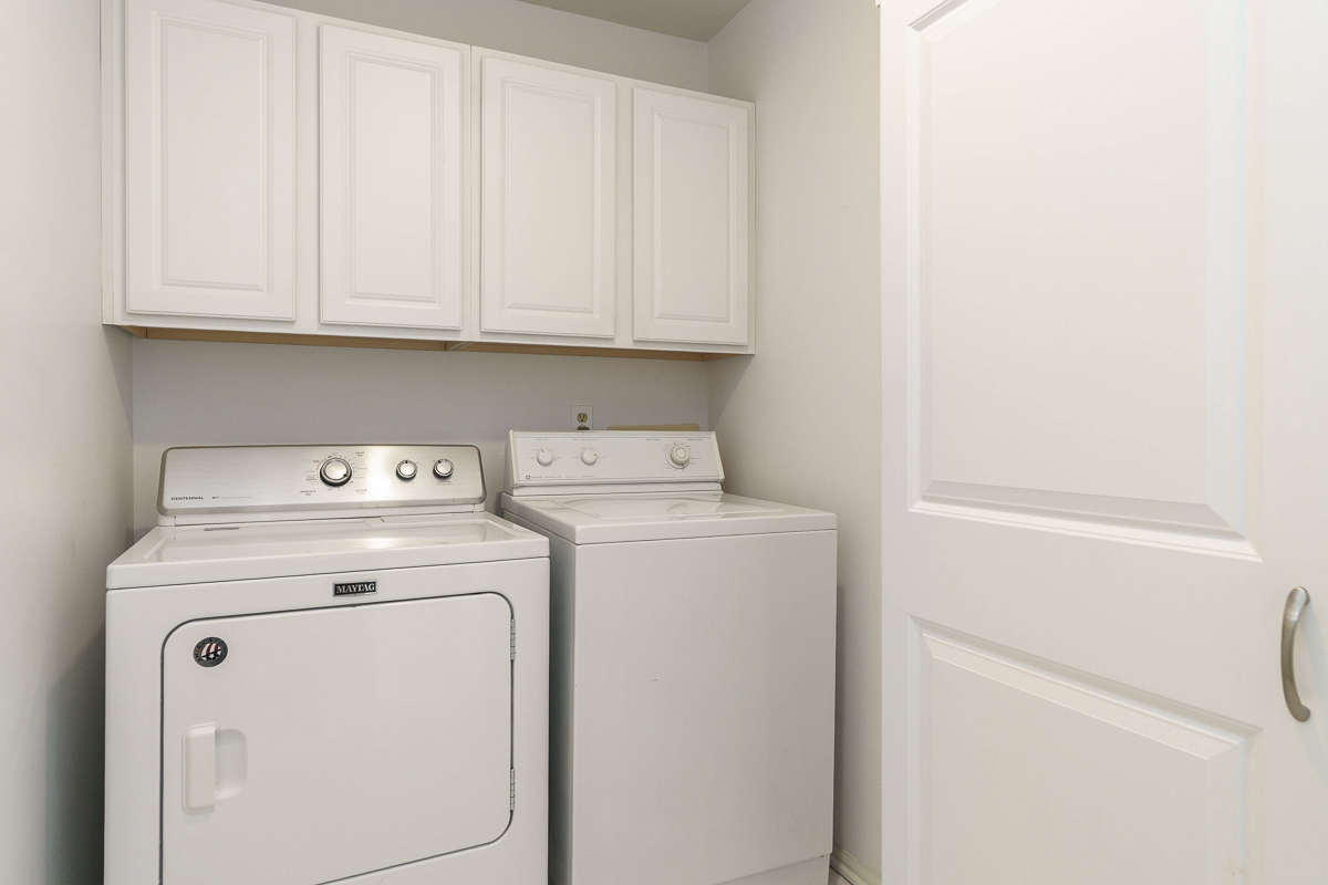 988 Danvers Ave-29