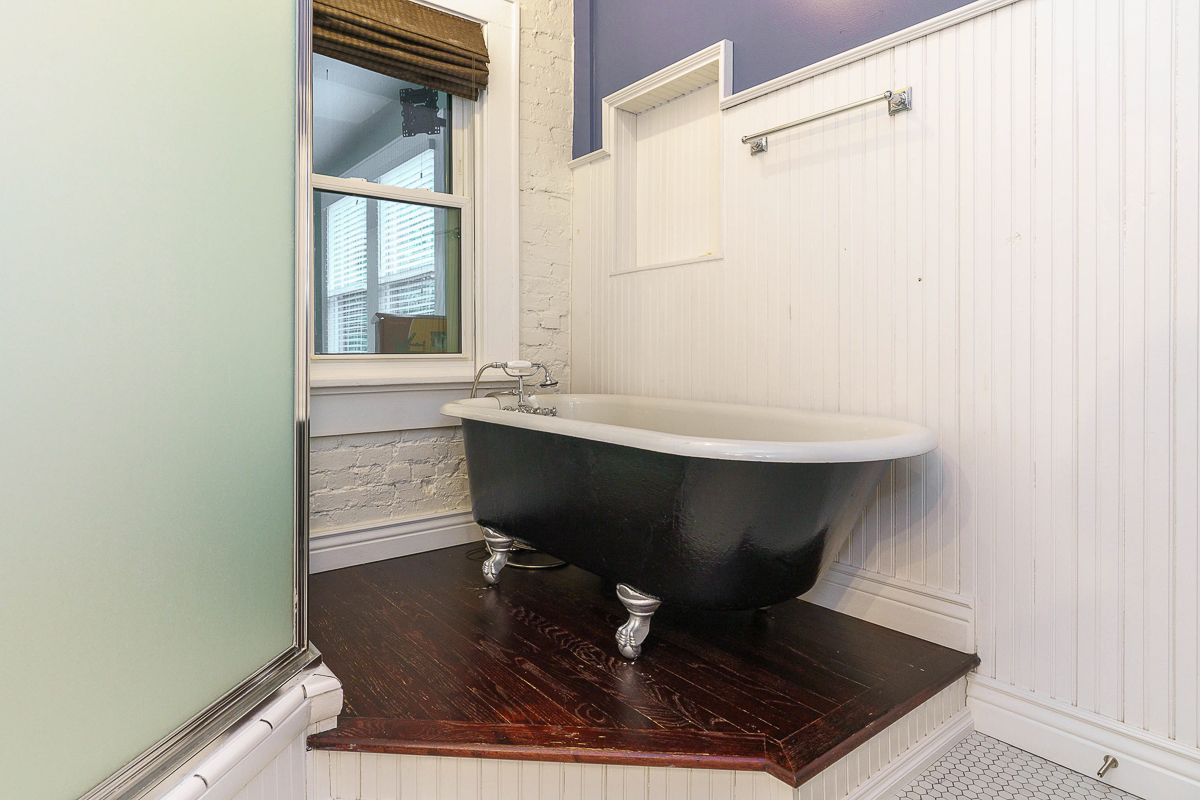 1833 Franklin Avenue-43