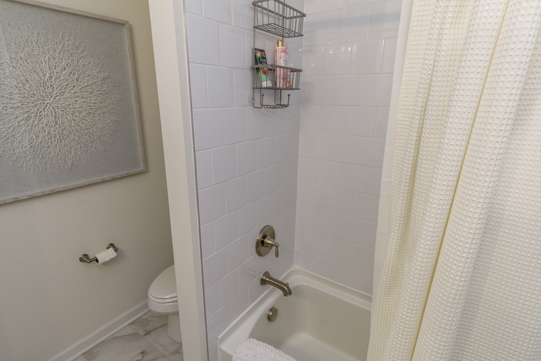 7652 Gateway Blvd --10